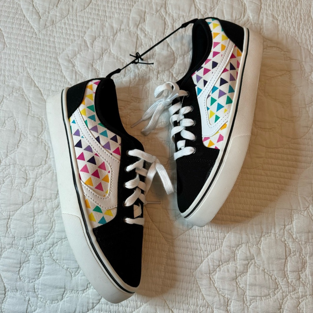 Wonder Nation memory foam shoes size 6